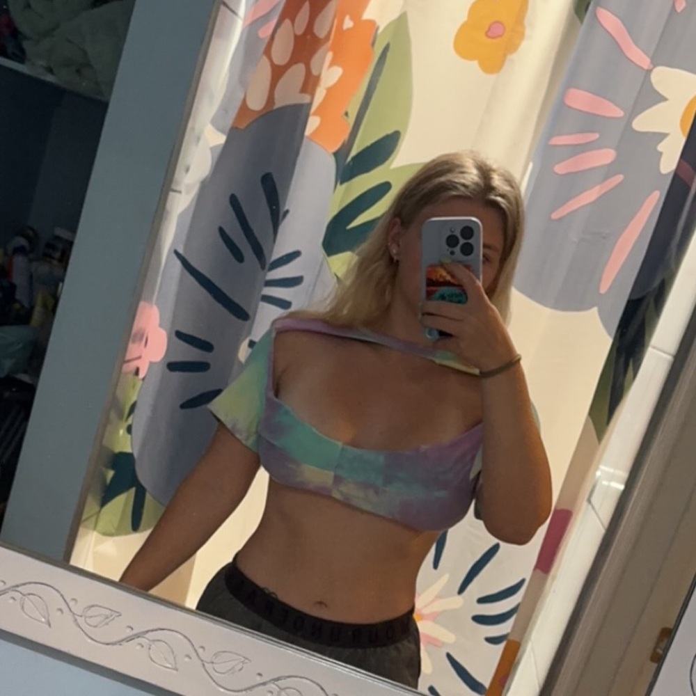 Cropped cut top